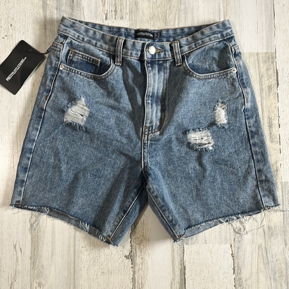 Pretty Little Thing Vintage Wash Distressed Longline Shorts Size 6 NWT